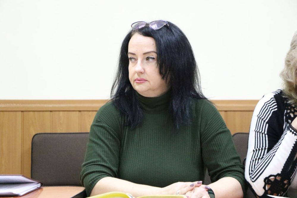 Ольга Урайкина: Сегодня аппаратное совещание началось с хорошей новости: согласно Постановлению Президиума Государственного Совета Республики Крым «Об итогах проведения ежегодного конкурса «Лучший сельский населенный пункт... Ольга Урайкина: Сегодня аппаратное совещание началось с хорошей новости: согласно Постановлению Президиума Государственного Совета Республики Крым «Об итогах проведения ежегодного конкурса «Лучший сельский населенный пункт...