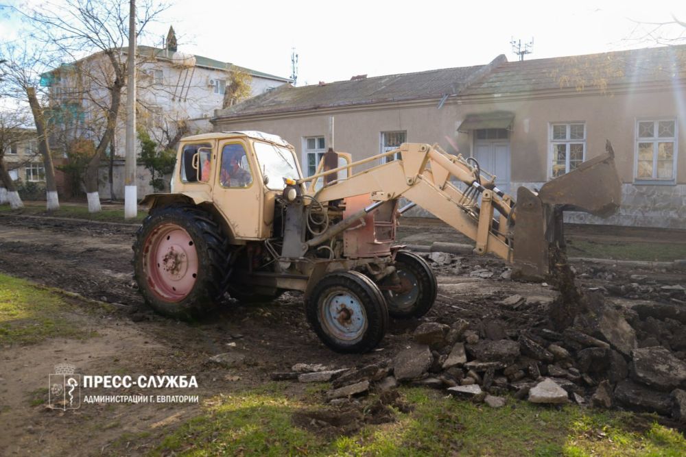 Специалисты муниципального предприятия «Экоград» проводят работы по обустройству тротуаров и дорожного покрытия по ул. Белинского Специалисты муниципального предприятия «Экоград» проводят работы по обустройству тротуаров и дорожного покрытия по ул. Белинского
