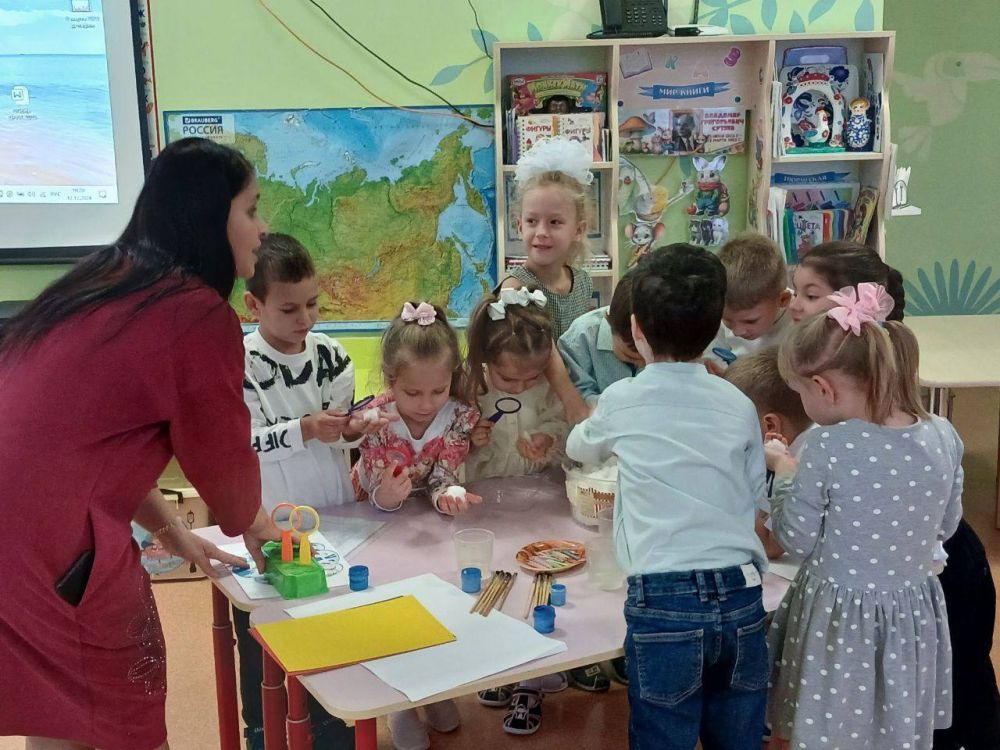 На базе МБДОУ д/с № 5 "Березка" г.Белогорск состоялся муниципальный этап Всероссийского профессионального конкурса "Воспитатель года России" в 2025 году, в котором приняло участие восемь педагогов из дошкольных... На базе МБДОУ д/с № 5 "Березка" г.Белогорск состоялся муниципальный этап Всероссийского профессионального конкурса "Воспитатель года России" в 2025 году, в котором приняло участие восемь педагогов из дошкольных...