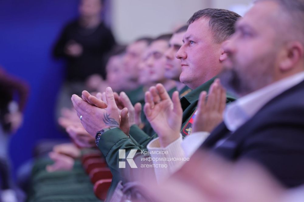 Более 250 депутатов разных уровней из числа крымских татар принимают участие в съезде, который проходит в Симферополе Более 250 депутатов разных уровней из числа крымских татар принимают участие в съезде, который проходит в Симферополе