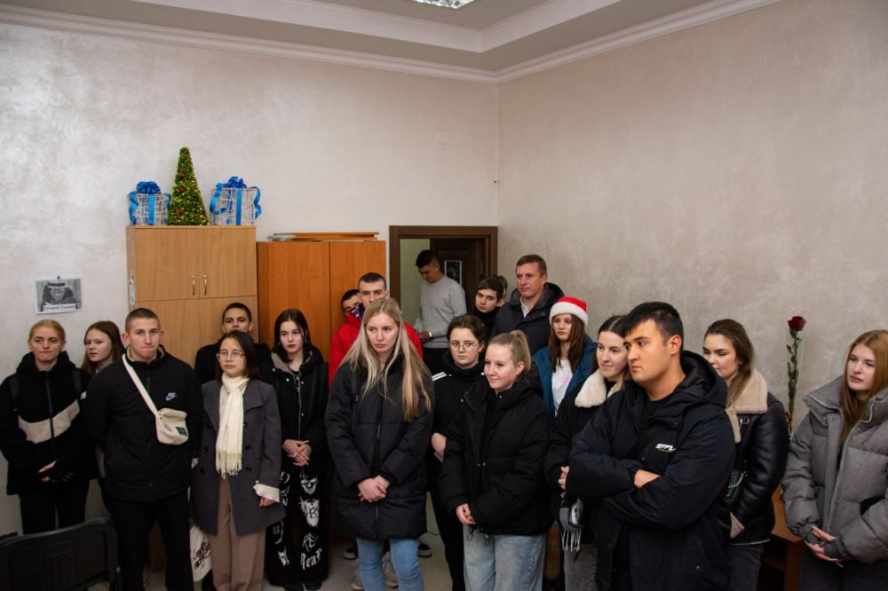 16 декабря в рамках Всероссийской программы сопровождения молодых государственных и муниципальных служащих «ГосСтарт» студенты Крымского многопрофильного колледжа посетили администрацию города Симферополя 16 декабря в рамках Всероссийской программы сопровождения молодых государственных и муниципальных служащих «ГосСтарт» студенты Крымского многопрофильного колледжа посетили администрацию города Симферополя