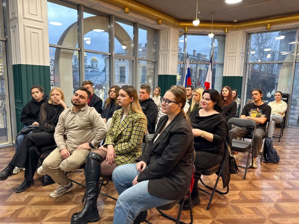 Алексей Зинченко: В январе планируем провести форум для студенческих лидеров высших учебных заведений Крыма Алексей Зинченко: В январе планируем провести форум для студенческих лидеров высших учебных заведений Крыма