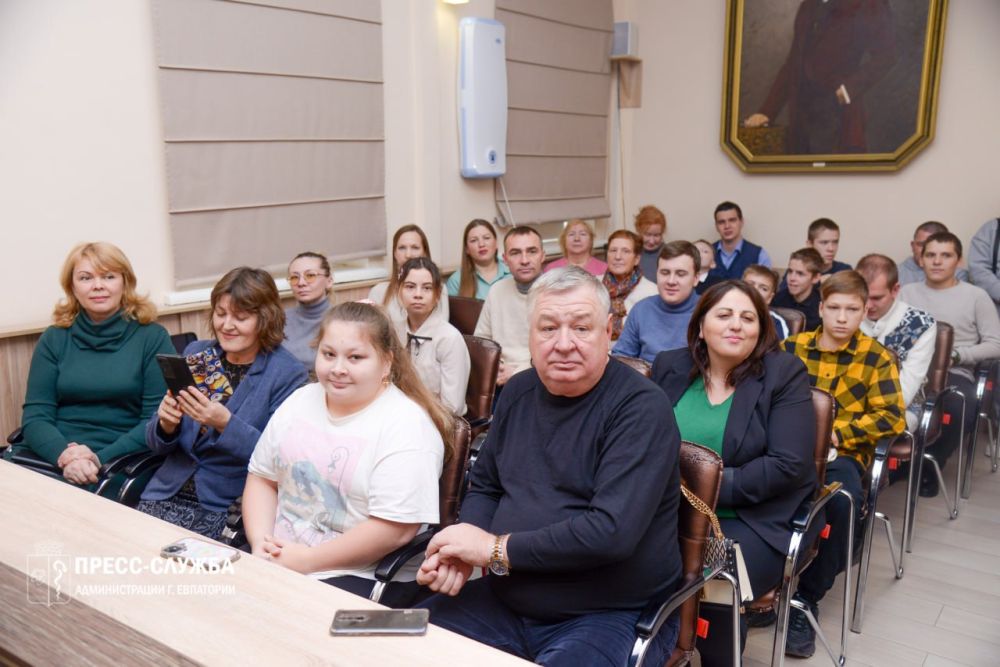 В Евпатории чествовали участников ежегодной премии «Преград нет!» В Евпатории чествовали участников ежегодной премии «Преград нет!»