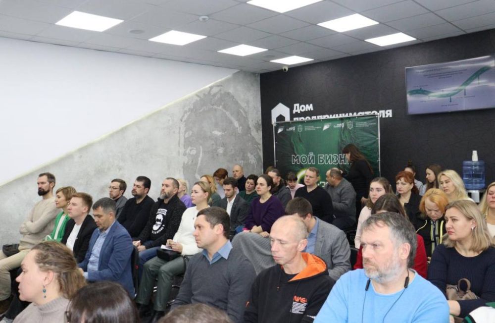 В центре «Мой бизнес» прошла встреча прокурора Крыма Олега Камшилова с представителями бизнеса В центре «Мой бизнес» прошла встреча прокурора Крыма Олега Камшилова с представителями бизнеса