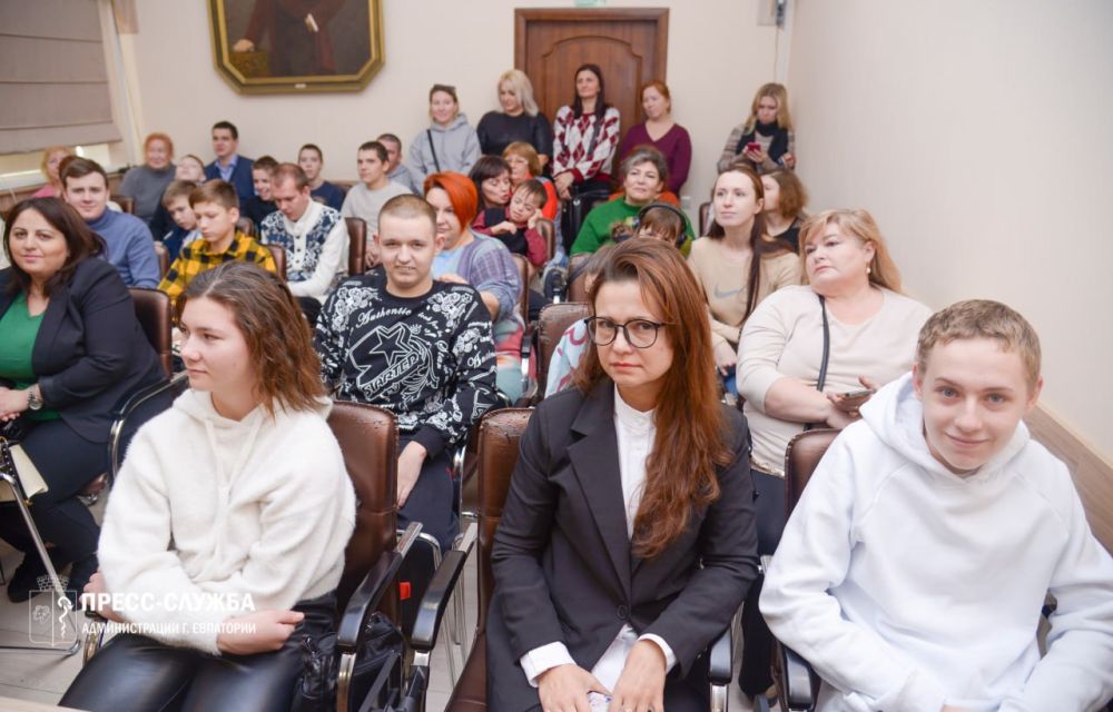 В Евпатории чествовали участников ежегодной премии «Преград нет!» В Евпатории чествовали участников ежегодной премии «Преград нет!»