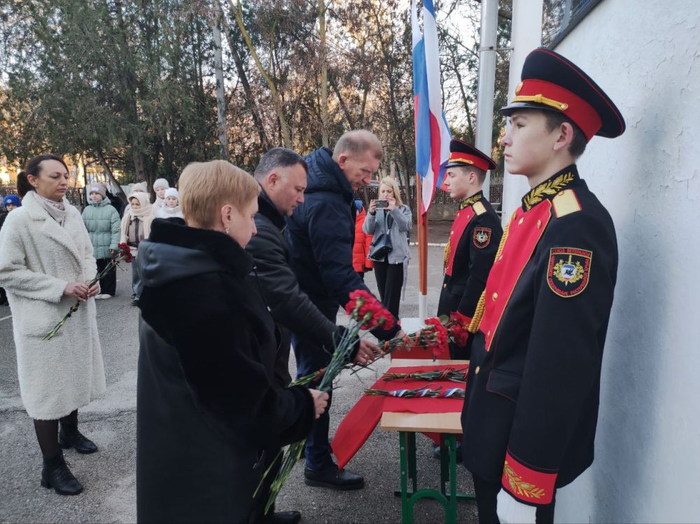 Игорь Ивин: Сегодня в Джанкое увековечили память героя, погибшего во время проведения специальной военной операции Игорь Ивин: Сегодня в Джанкое увековечили память героя, погибшего во время проведения специальной военной операции
