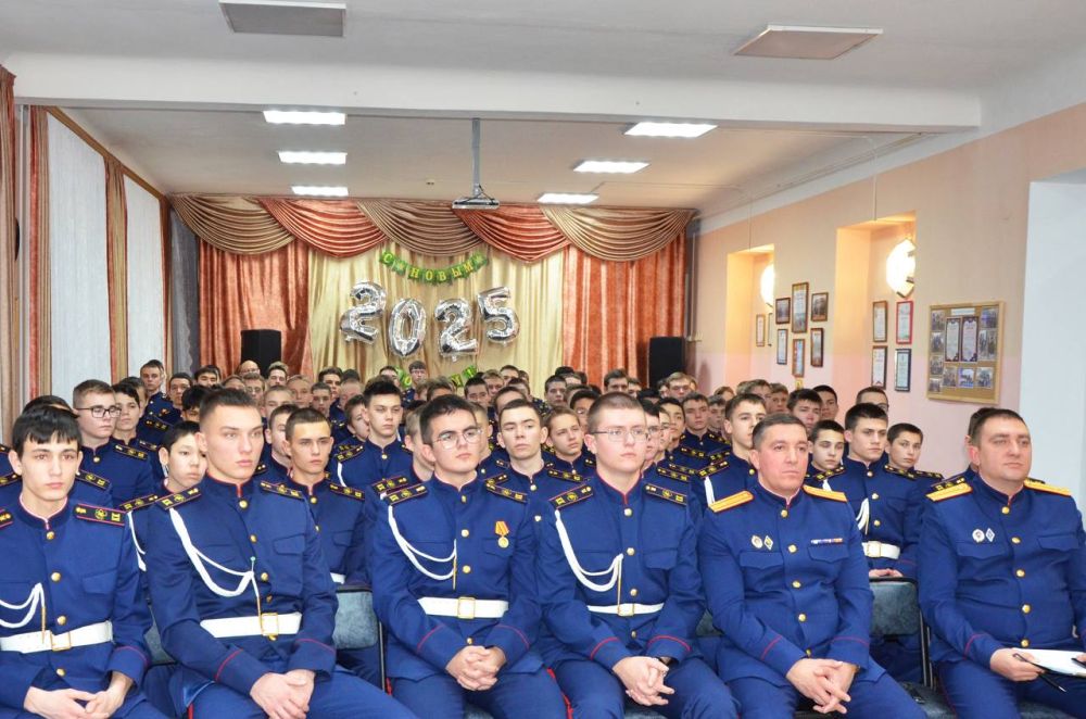 Председатель СК России встретился с детьми-сиротами, обучающимися в ведомственных кадетских корпусах Председатель СК России встретился с детьми-сиротами, обучающимися в ведомственных кадетских корпусах