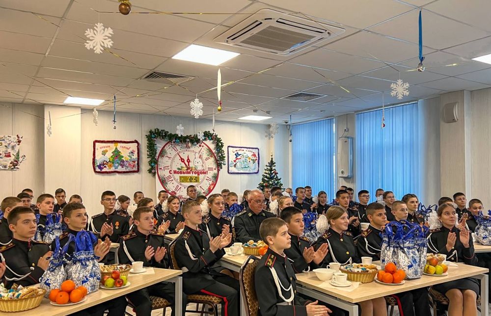 Председатель СК России встретился с детьми-сиротами, обучающимися в ведомственных кадетских корпусах Председатель СК России встретился с детьми-сиротами, обучающимися в ведомственных кадетских корпусах