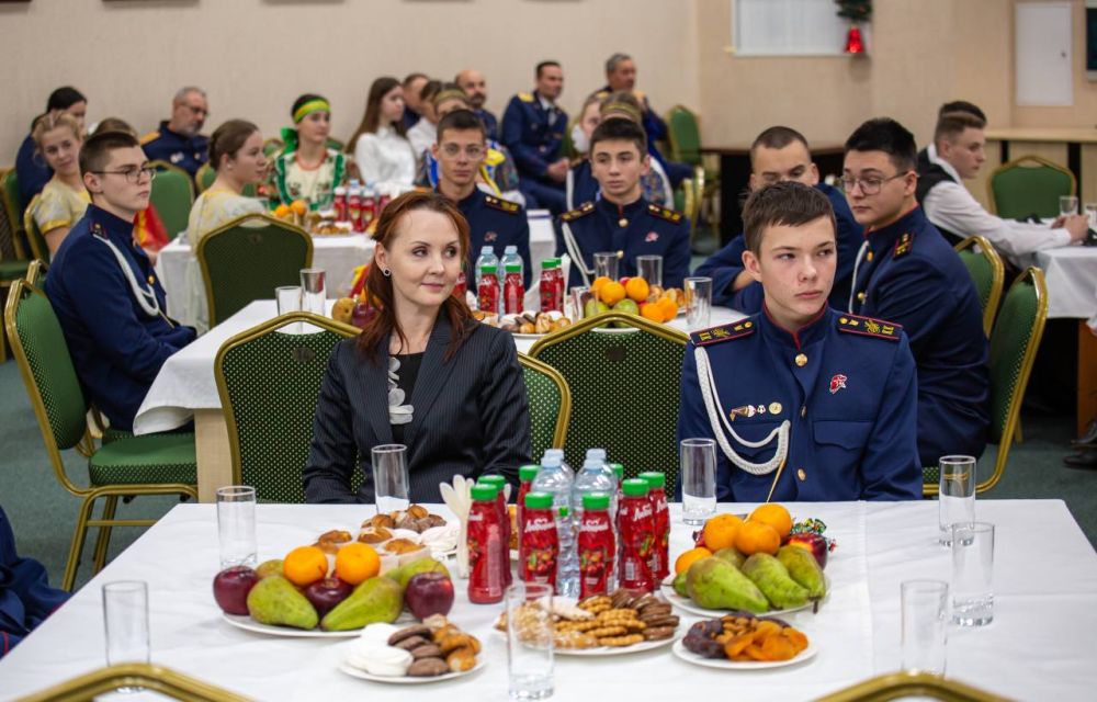 Председатель СК России встретился с детьми-сиротами, обучающимися в ведомственных кадетских корпусах Председатель СК России встретился с детьми-сиротами, обучающимися в ведомственных кадетских корпусах