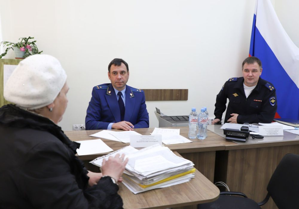 В УМВД России по г. Севастополю совместно с прокуратурой города проведён приём граждан в рамках обеспечения их прав и законных интересов В УМВД России по г. Севастополю совместно с прокуратурой города проведён приём граждан в рамках обеспечения их прав и законных интересов