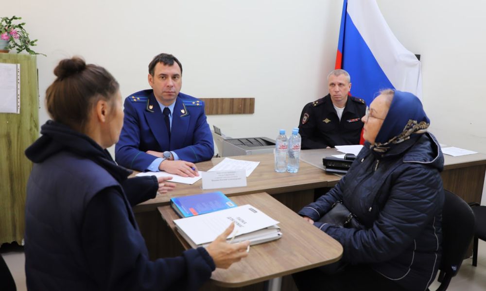 В УМВД России по г. Севастополю совместно с прокуратурой города проведён приём граждан в рамках обеспечения их прав и законных интересов В УМВД России по г. Севастополю совместно с прокуратурой города проведён приём граждан в рамках обеспечения их прав и законных интересов