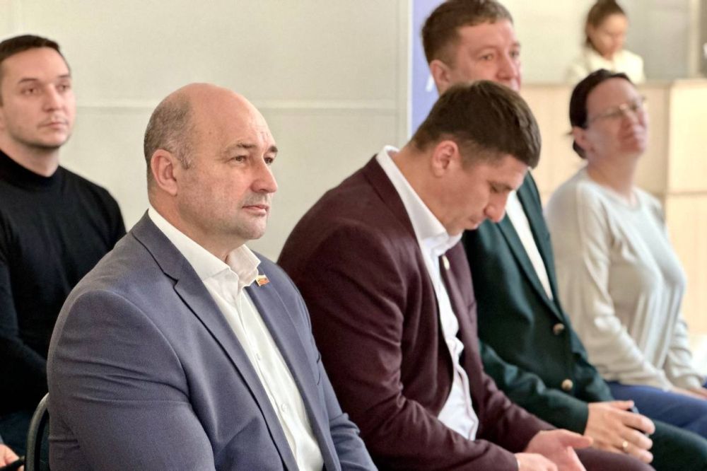Владимир Немцев: Началась прямая линия с Президентом Российской Федерации Владимиром Путиным Владимир Немцев: Началась прямая линия с Президентом Российской Федерации Владимиром Путиным
