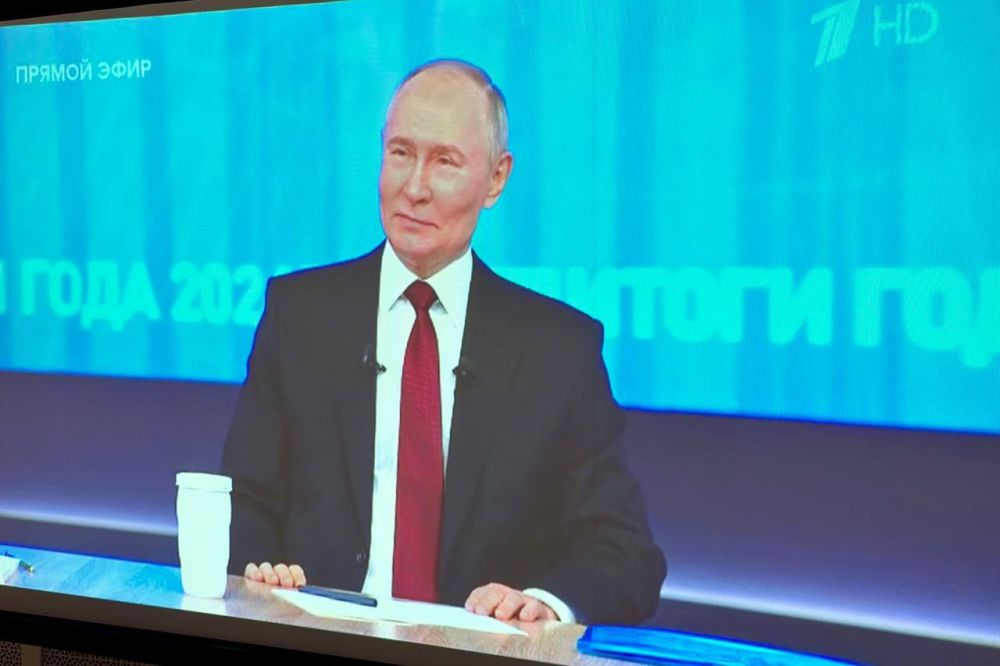 Владимир Немцев: Началась прямая линия с Президентом Российской Федерации Владимиром Путиным Владимир Немцев: Началась прямая линия с Президентом Российской Федерации Владимиром Путиным