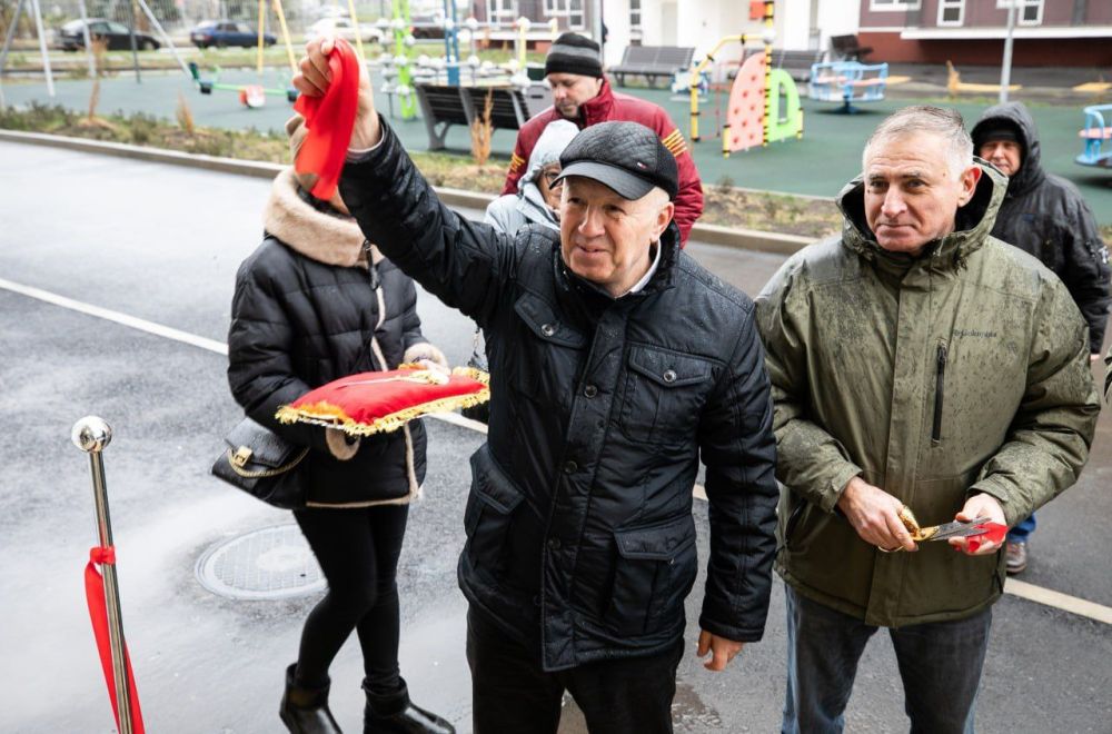 Крымские специалисты построили три дома на 232 квартиры в Мариуполе Крымские специалисты построили три дома на 232 квартиры в Мариуполе