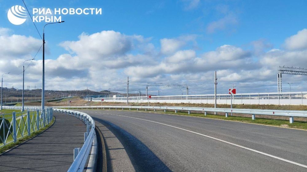 Строительство подъездной дороги к ж/д станции Керчь-Южная закончили раньше срока Строительство подъездной дороги к ж/д станции Керчь-Южная закончили раньше срока