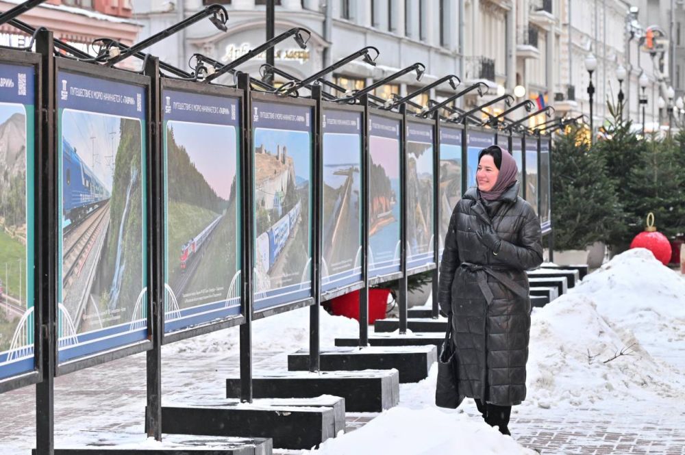 В Москве открылась выставка, посвященная 5-летию запуска поездов через Крымский мост В Москве открылась выставка, посвященная 5-летию запуска поездов через Крымский мост