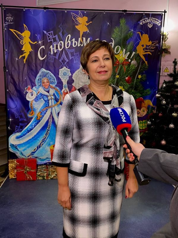 В преддверии Нового года Госкомнац Крыма и Дом дружбы народов организовали традиционную межнациональную Ёлку Дружбы для детей льготной категории граждан и семей участников Специальной военной операции В преддверии Нового года Госкомнац Крыма и Дом дружбы народов организовали традиционную межнациональную Ёлку Дружбы для детей льготной категории граждан и семей участников Специальной военной операции