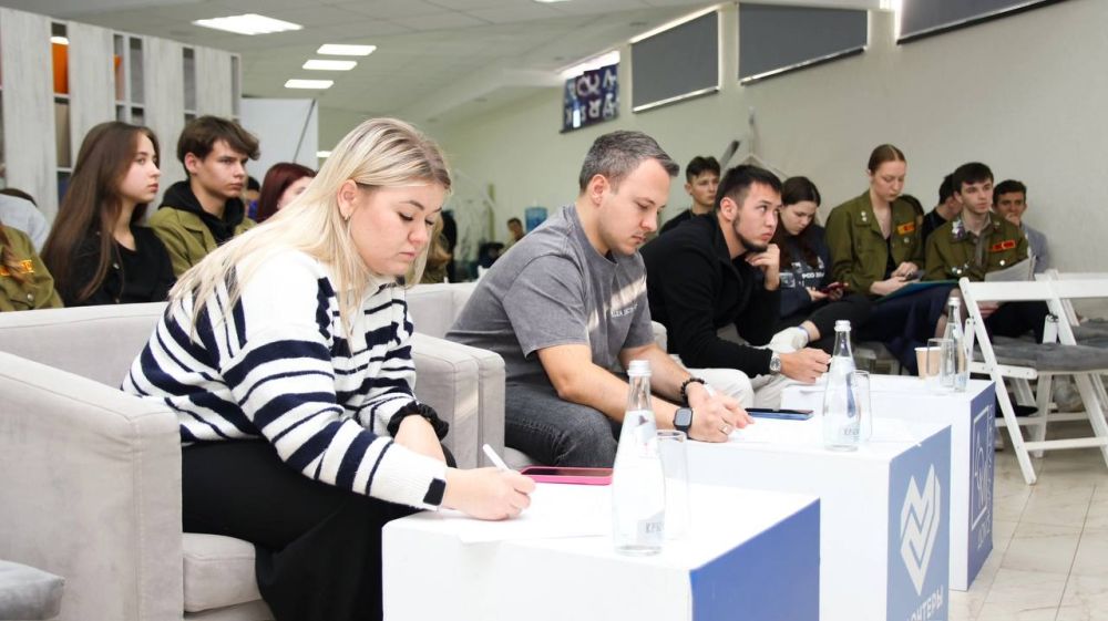 ВРЕМЯ ДЕЙСТВОВАТЬ. Каждый год в конце декабря мы собираем самых активных и инициативных на форум «Чего хочет молодежь?» ВРЕМЯ ДЕЙСТВОВАТЬ. Каждый год в конце декабря мы собираем самых активных и инициативных на форум «Чего хочет молодежь?»
