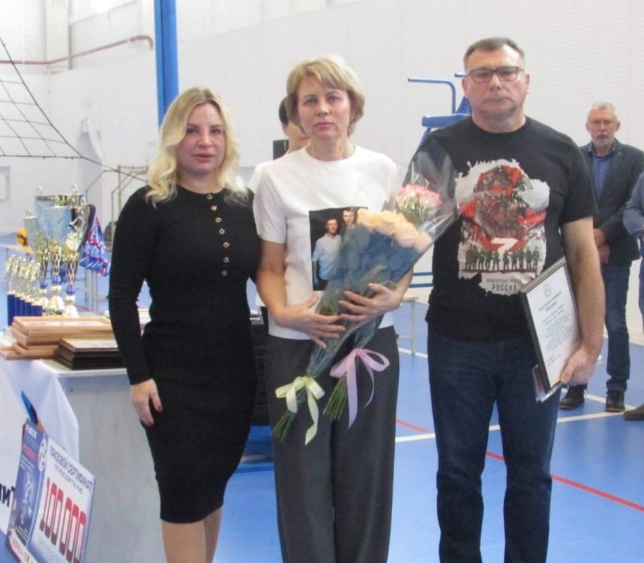 Ольга Торубарова: Сегодня в городе Саки на новом физкультурно-оздоровительном комплексе состоялся республиканский турнир по волейболу среди мужчин в поддержку участников СВО памяти Матвея Шапкина и Владислава Турубары Ольга Торубарова: Сегодня в городе Саки на новом физкультурно-оздоровительном комплексе состоялся республиканский турнир по волейболу среди мужчин в поддержку участников СВО памяти Матвея Шапкина и Владислава Турубары