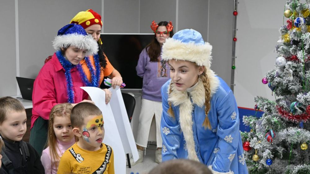 Праздник добрых дел. С 9 по 19 декабря студенческие отряды Республики Крым провели ежегодную акцию «Новый год, берём и делаем», направленную на поддержку детей из семей участников СВО Праздник добрых дел. С 9 по 19 декабря студенческие отряды Республики Крым провели ежегодную акцию «Новый год, берём и делаем», направленную на поддержку детей из семей участников СВО
