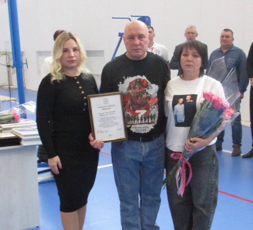 Ольга Торубарова: Сегодня в городе Саки на новом физкультурно-оздоровительном комплексе состоялся республиканский турнир по волейболу среди мужчин в поддержку участников СВО памяти Матвея Шапкина и Владислава Турубары Ольга Торубарова: Сегодня в городе Саки на новом физкультурно-оздоровительном комплексе состоялся республиканский турнир по волейболу среди мужчин в поддержку участников СВО памяти Матвея Шапкина и Владислава Турубары