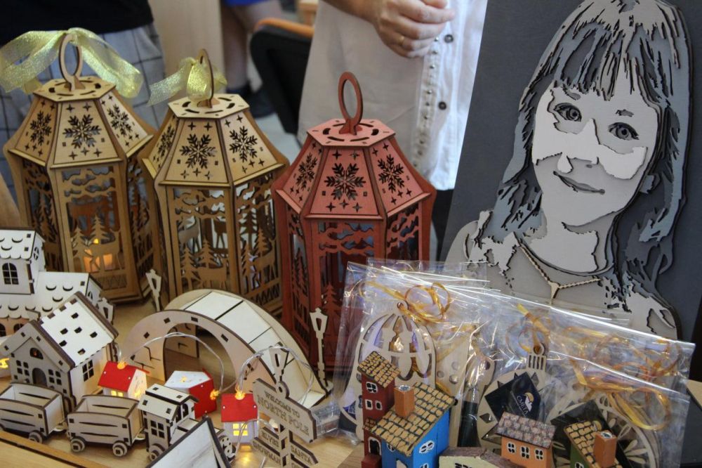 В кадровом центре «Работа России» прошла новогодняя выставка «Ёлка успеха» В кадровом центре «Работа России» прошла новогодняя выставка «Ёлка успеха»