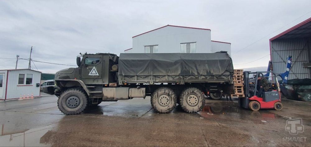 Очередная партия гуманитарной помощи отправилась на фронт от жителей Родниковского сельского поселения Симферопольского района Очередная партия гуманитарной помощи отправилась на фронт от жителей Родниковского сельского поселения Симферопольского района