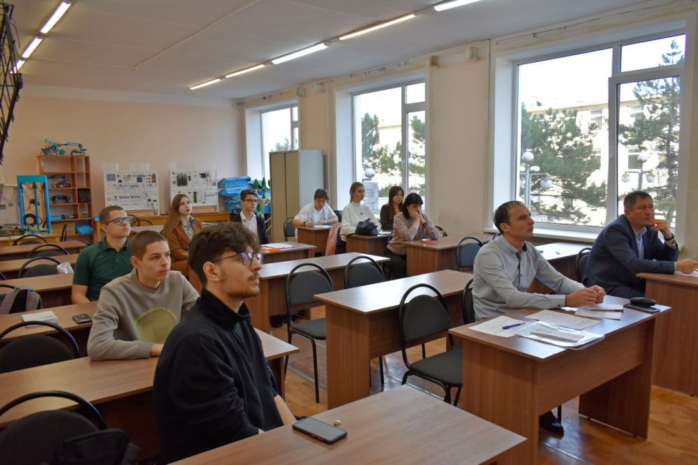 На базе Крымского инженерно-педагогического университета имени Ф.Якубова состоялся заключительный этап Республиканской научно-исследовательской конференции для обучающихся общеобразовательных организаций Республики Крым «Шаг... На базе Крымского инженерно-педагогического университета имени Ф.Якубова состоялся заключительный этап Республиканской научно-исследовательской конференции для обучающихся общеобразовательных организаций Республики Крым «Шаг...