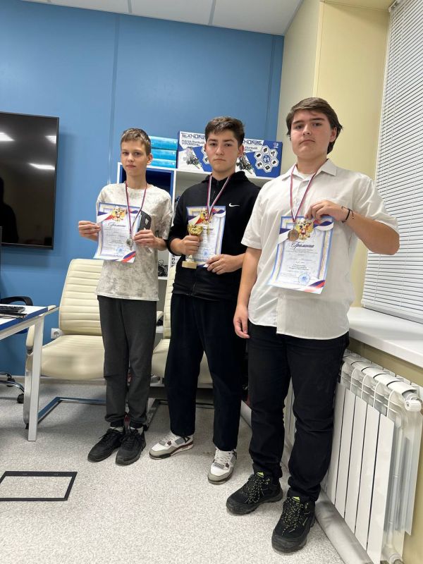 21 декабря 2024 года в МБУДО «Станция юных техников» прошёл Открытый Кубок по быстрым шахматам «Подарок от Святого Николая» 21 декабря 2024 года в МБУДО «Станция юных техников» прошёл Открытый Кубок по быстрым шахматам «Подарок от Святого Николая»