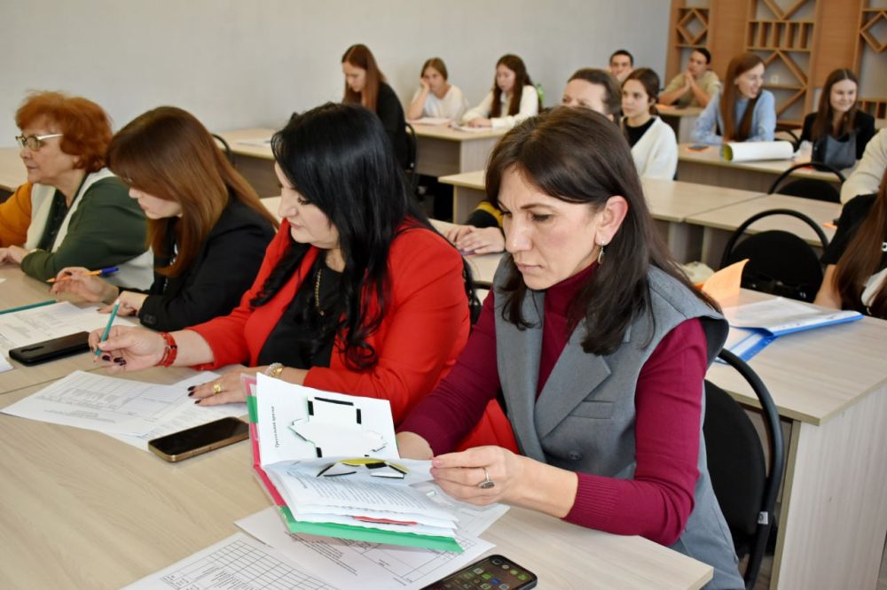 На базе Крымского инженерно-педагогического университета имени Ф.Якубова состоялся заключительный этап Республиканской научно-исследовательской конференции для обучающихся общеобразовательных организаций Республики Крым «Шаг... На базе Крымского инженерно-педагогического университета имени Ф.Якубова состоялся заключительный этап Республиканской научно-исследовательской конференции для обучающихся общеобразовательных организаций Республики Крым «Шаг...