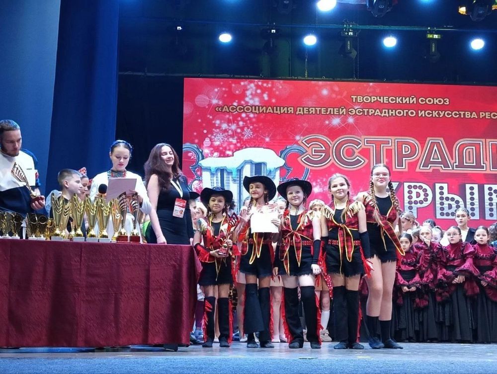 21 декабря в Симферополе прошёл фестиваль «Эстрадный Крым» при поддержке Министерства спорта Республики Крым и Союза деятелей эстрадного искусства Республики Крым 21 декабря в Симферополе прошёл фестиваль «Эстрадный Крым» при поддержке Министерства спорта Республики Крым и Союза деятелей эстрадного искусства Республики Крым