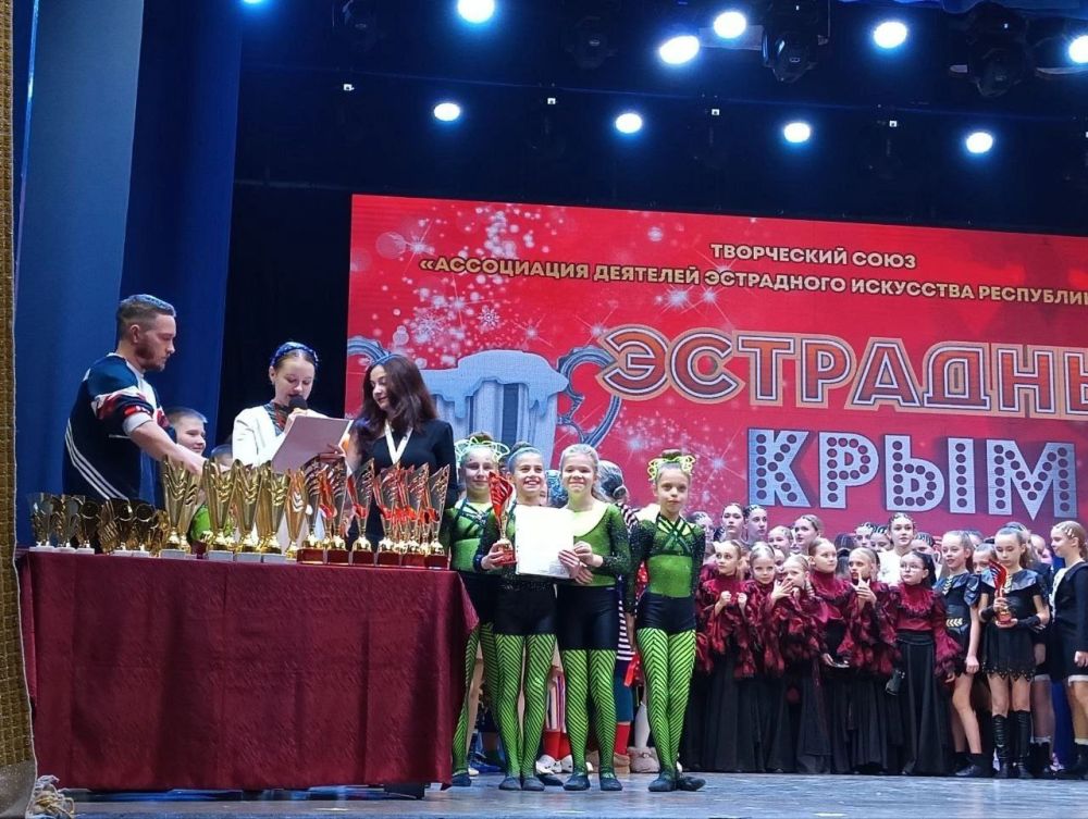 21 декабря в Симферополе прошёл фестиваль «Эстрадный Крым» при поддержке Министерства спорта Республики Крым и Союза деятелей эстрадного искусства Республики Крым 21 декабря в Симферополе прошёл фестиваль «Эстрадный Крым» при поддержке Министерства спорта Республики Крым и Союза деятелей эстрадного искусства Республики Крым