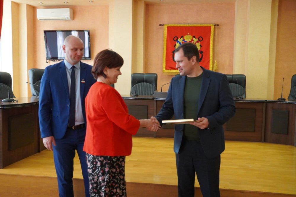 В Керчи подвели итоги конкурса на лучшее новогоднее оформление объектов В Керчи подвели итоги конкурса на лучшее новогоднее оформление объектов