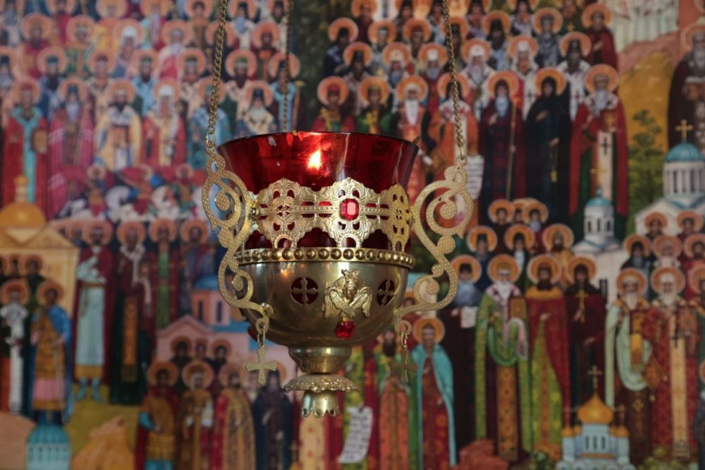 В храм Всех Святых, расположенный на территории "Концлагеря "Красный" под Симферополем, передали частицу мощей Святого Великомученника Георгия Победоносца В храм Всех Святых, расположенный на территории "Концлагеря "Красный" под Симферополем, передали частицу мощей Святого Великомученника Георгия Победоносца