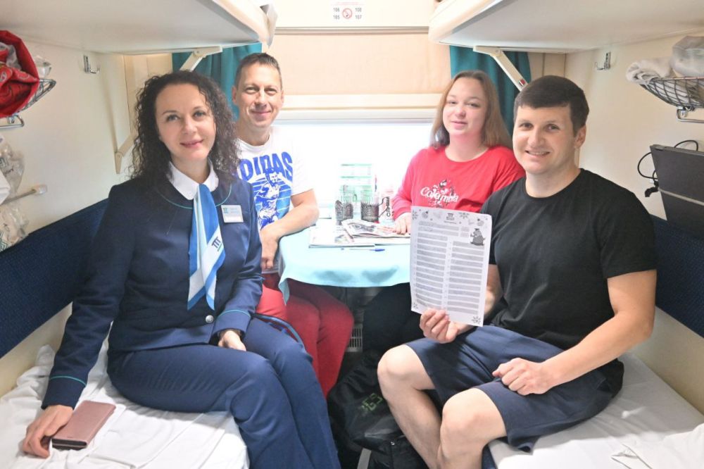 Пять лет назад, 24 декабря 2019 года, из Москвы в Симферополь отправился первый поезд №27/28 Пять лет назад, 24 декабря 2019 года, из Москвы в Симферополь отправился первый поезд №27/28
