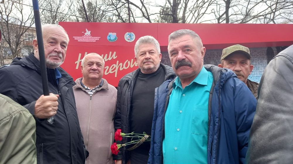 Алексей Ерёменко: Сотрудники МЧС Республики Крым отдали дань памяти воинам-интернационалистам, возложив цветы к мемориалу «Крымчанам, погибшим в Афганистане» в Симферополе Алексей Ерёменко: Сотрудники МЧС Республики Крым отдали дань памяти воинам-интернационалистам, возложив цветы к мемориалу «Крымчанам, погибшим в Афганистане» в Симферополе