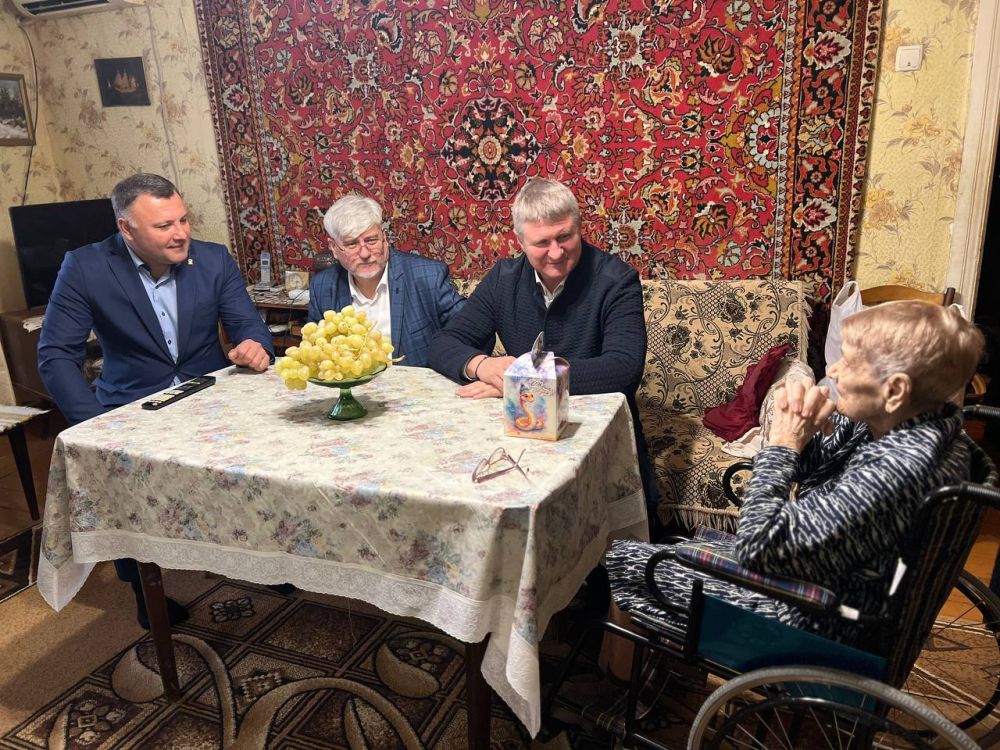 Игорь Ивин: Предновогодние встречи с ветеранами Великой Отечественной войны стали доброй традицией Игорь Ивин: Предновогодние встречи с ветеранами Великой Отечественной войны стали доброй традицией