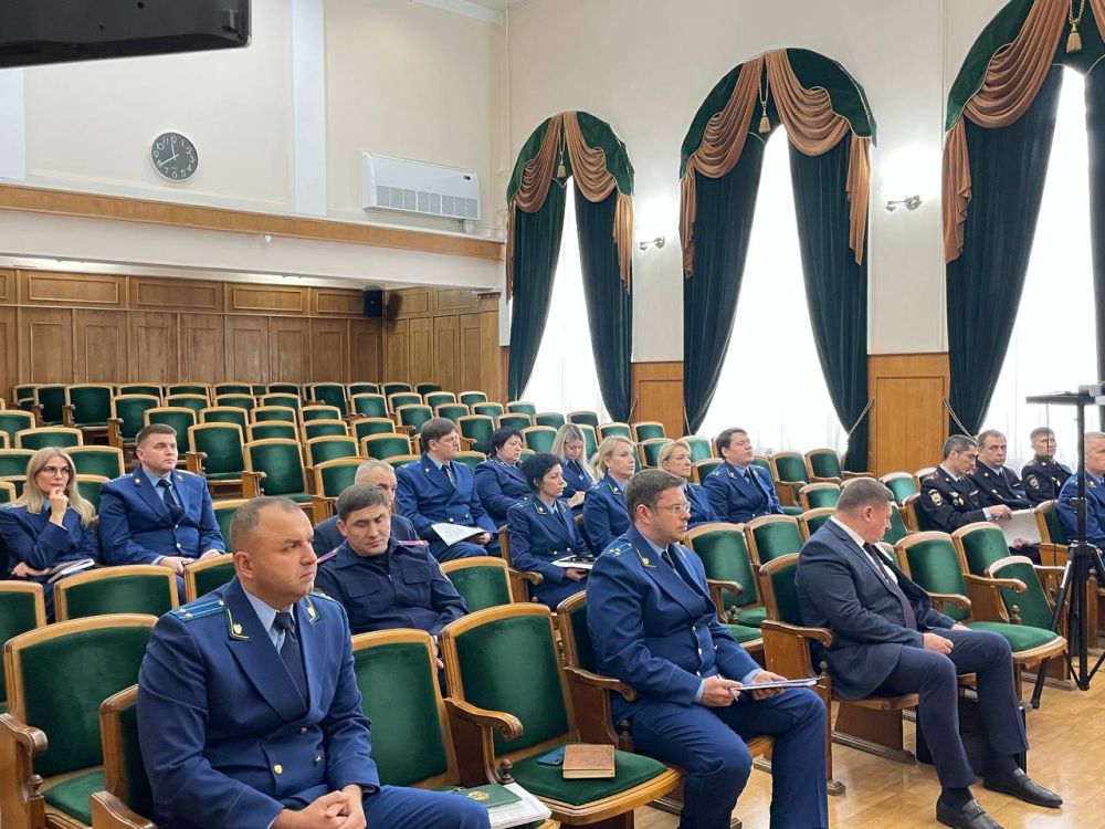 В Прокуратуре Крыма обсудили результаты работы по противодействию правонарушениям и преступлениям в сфере экономической деятельности В Прокуратуре Крыма обсудили результаты работы по противодействию правонарушениям и преступлениям в сфере экономической деятельности