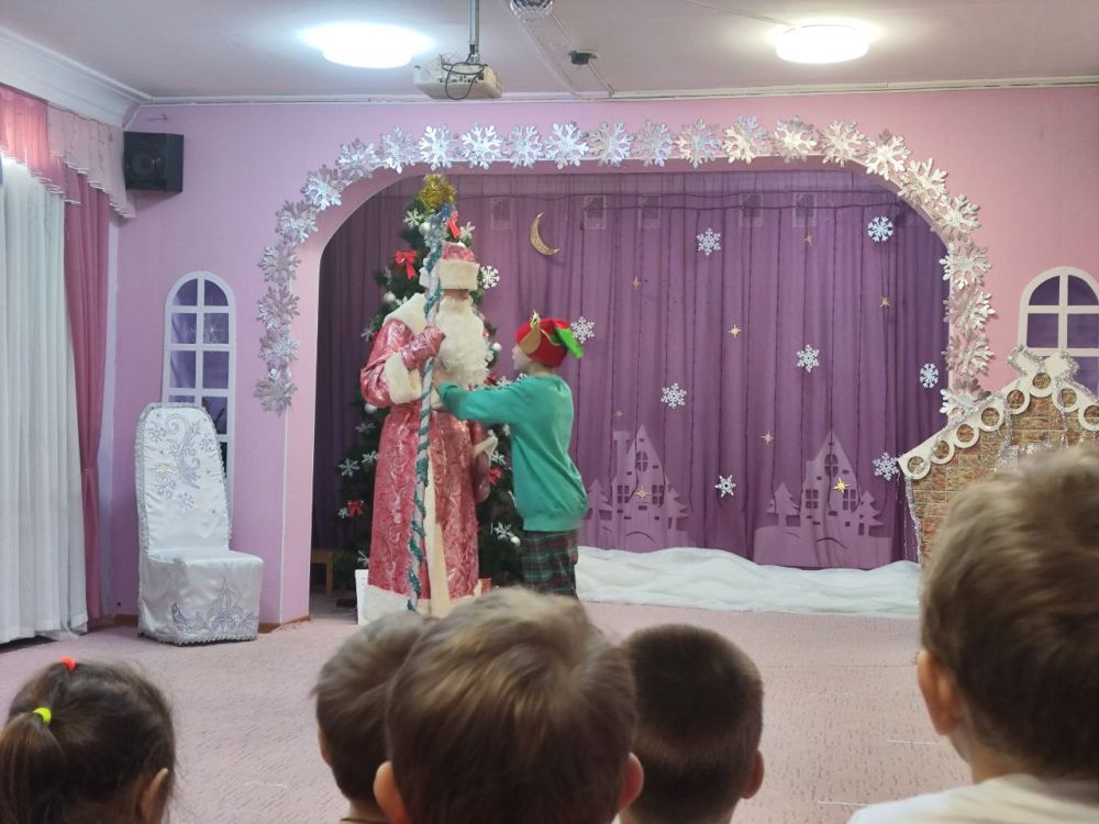 Новый год – самый любимый, добрый и сказочный праздник, который ожидают в каждом доме и в каждой семье Новый год – самый любимый, добрый и сказочный праздник, который ожидают в каждом доме и в каждой семье