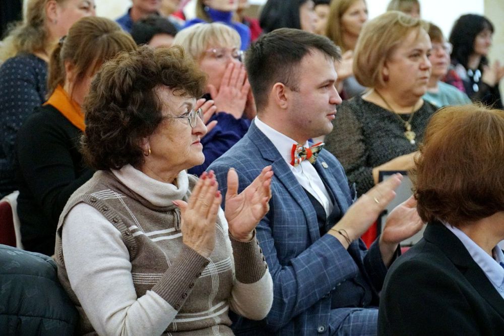 Александр Юрьев: Сегодня подвели итоги муниципальных этапов Всероссийских конкурсов «Воспитатель года России», «Учитель года России» и регионального конкурса «Лучший классный руководитель» Александр Юрьев: Сегодня подвели итоги муниципальных этапов Всероссийских конкурсов «Воспитатель года России», «Учитель года России» и регионального конкурса «Лучший классный руководитель»