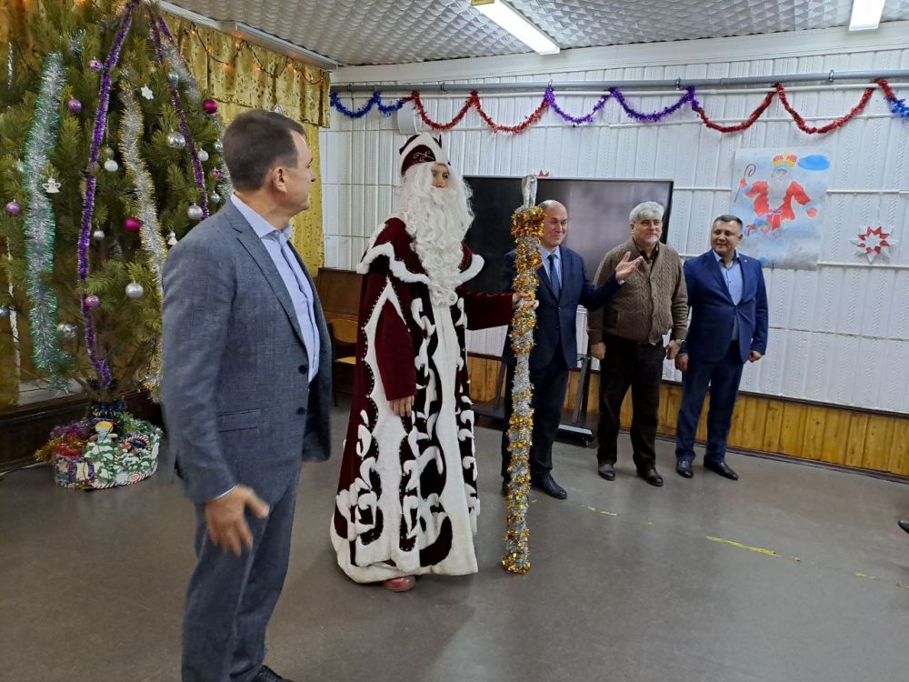 Игорь Ивин: В канун Нового года для юных жителей города прошла новогодняя сказка Игорь Ивин: В канун Нового года для юных жителей города прошла новогодняя сказка