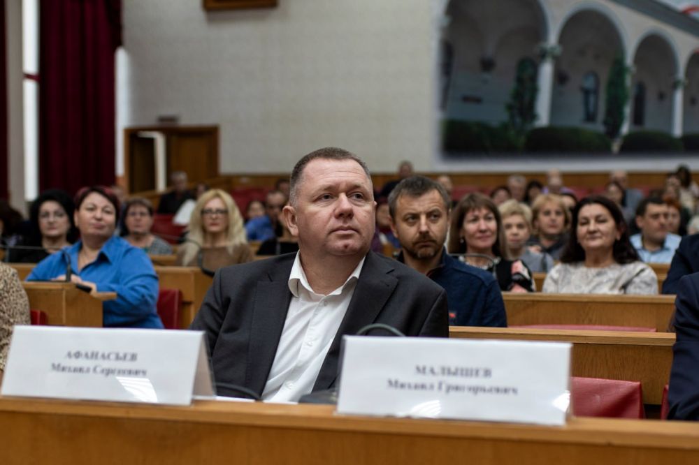24 декабря в крымской столице состоялось праздничное предновогоднее мероприятие для членов территориальных и участковых избирательных комиссий 24 декабря в крымской столице состоялось праздничное предновогоднее мероприятие для членов территориальных и участковых избирательных комиссий