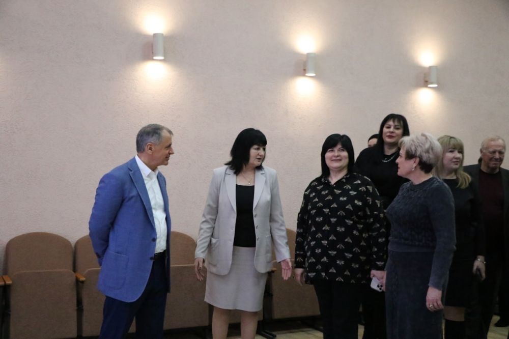 Ольга Урайкина: В канун новогодних праздников в МБОУ «Научненская средняя общеобразовательная школа им. Гагарина Ю.А.» состоялось торжественное открытие нового актового зала Ольга Урайкина: В канун новогодних праздников в МБОУ «Научненская средняя общеобразовательная школа им. Гагарина Ю.А.» состоялось торжественное открытие нового актового зала