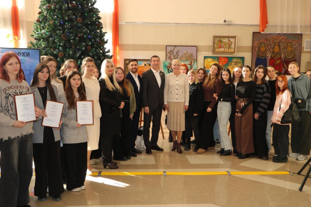 В Крыму впервые открылась выставка кубинских художников в честь 60-летия Российского общества дружбы с Кубой В Крыму впервые открылась выставка кубинских художников в честь 60-летия Российского общества дружбы с Кубой