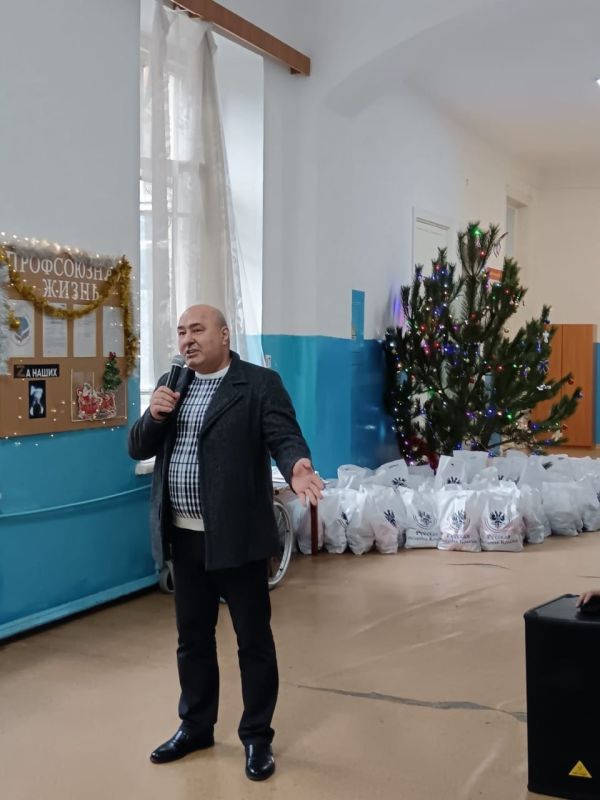 Владимир Резанов и Русская община Крыма посетили Симферопольский военный госпиталь Владимир Резанов и Русская община Крыма посетили Симферопольский военный госпиталь