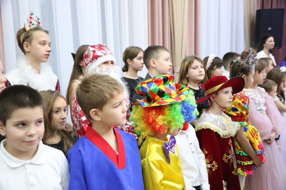 Ольга Урайкина: В канун новогодних праздников в МБОУ «Научненская средняя общеобразовательная школа им. Гагарина Ю.А.» состоялось торжественное открытие нового актового зала Ольга Урайкина: В канун новогодних праздников в МБОУ «Научненская средняя общеобразовательная школа им. Гагарина Ю.А.» состоялось торжественное открытие нового актового зала
