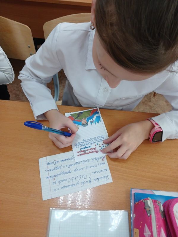 В МБОУ «СОШ №12 им. И. П. Крыжановского» в последние учебные дни перед Новым годом с энтузиазмом проводился сбор помощи для участников специальной военной операции В МБОУ «СОШ №12 им. И. П. Крыжановского» в последние учебные дни перед Новым годом с энтузиазмом проводился сбор помощи для участников специальной военной операции