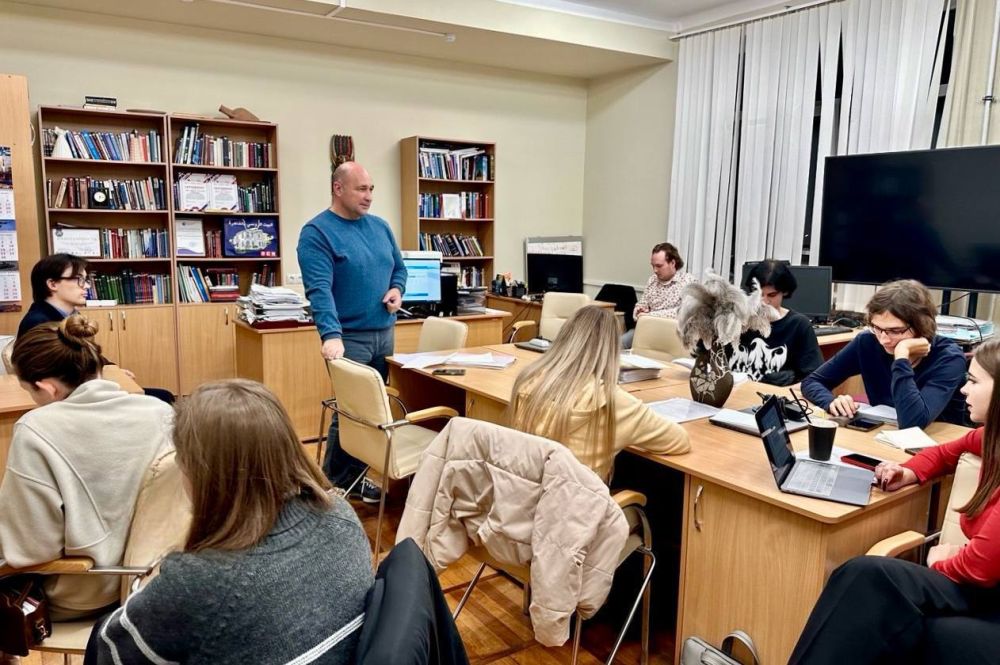 Владимир Немцев: Недавно вышла в свет книга «Ключи от Евразии. Россия и Турция в Черноморском регионе», работа над которой велась в соавторстве с замечательными учёными Владимир Немцев: Недавно вышла в свет книга «Ключи от Евразии. Россия и Турция в Черноморском регионе», работа над которой велась в соавторстве с замечательными учёными