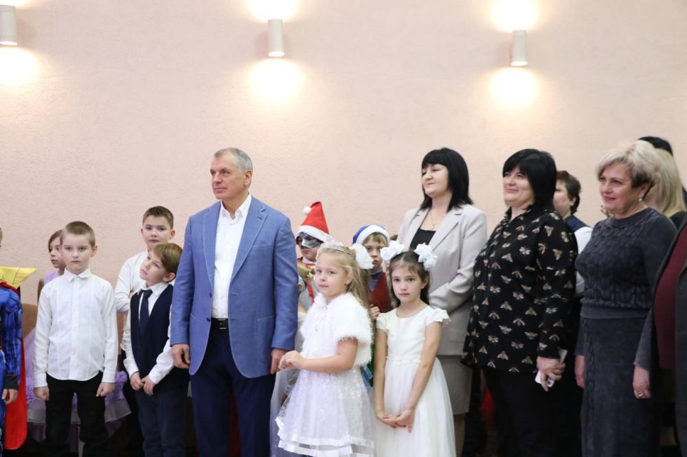 Ольга Урайкина: В канун новогодних праздников в МБОУ «Научненская средняя общеобразовательная школа им. Гагарина Ю.А.» состоялось торжественное открытие нового актового зала Ольга Урайкина: В канун новогодних праздников в МБОУ «Научненская средняя общеобразовательная школа им. Гагарина Ю.А.» состоялось торжественное открытие нового актового зала