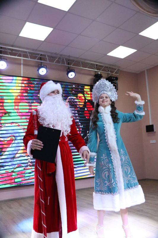 Ольга Урайкина: В канун новогодних праздников в МБОУ «Научненская средняя общеобразовательная школа им. Гагарина Ю.А.» состоялось торжественное открытие нового актового зала Ольга Урайкина: В канун новогодних праздников в МБОУ «Научненская средняя общеобразовательная школа им. Гагарина Ю.А.» состоялось торжественное открытие нового актового зала